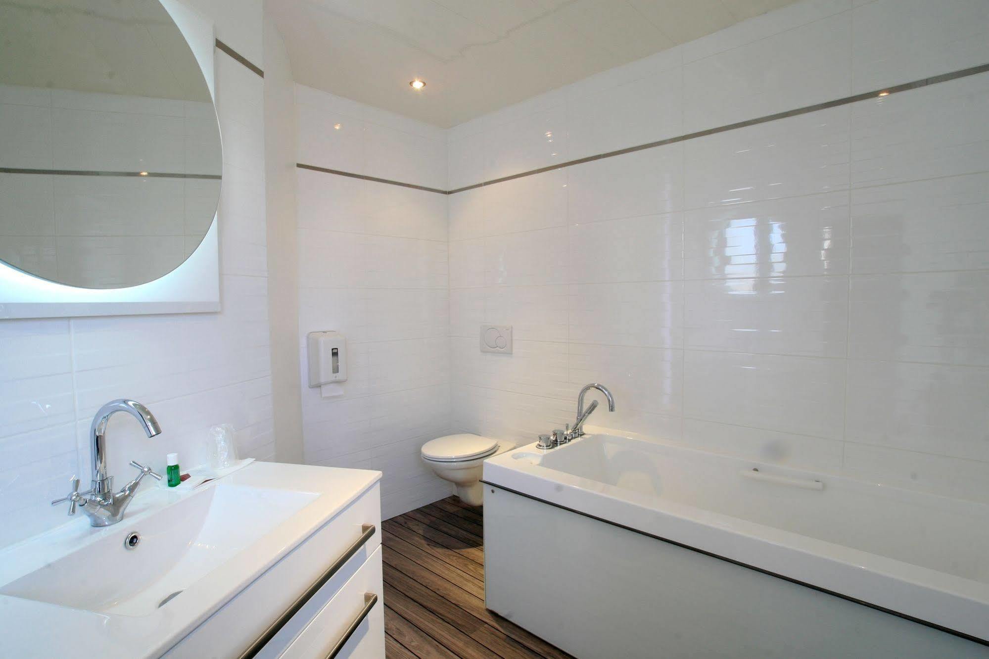 Logis Hotel Restaurant Spa Beau Site Ликсей-ле-Бен Экстерьер фото